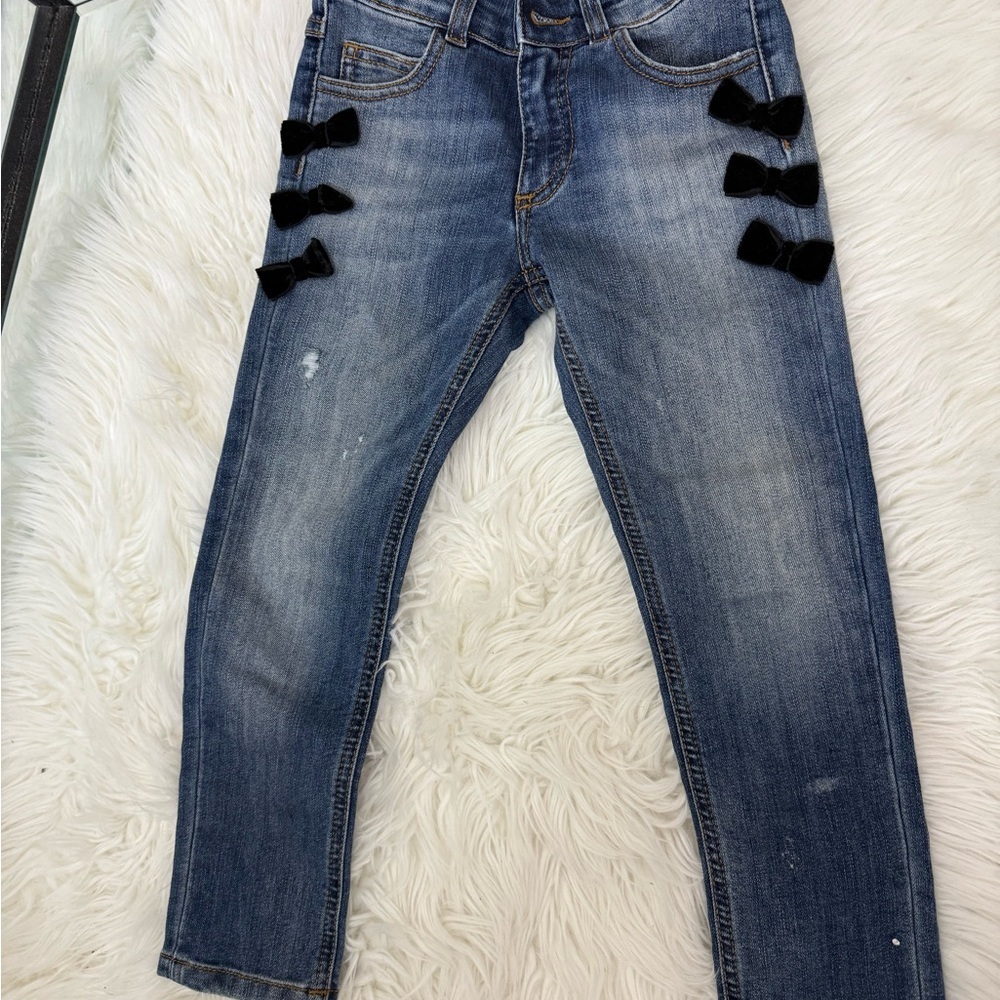Simonetta Blue and Black Skinny Jeans with Modern Accents